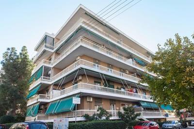 Stylish New Paradise Apt for 2 in Marousi
