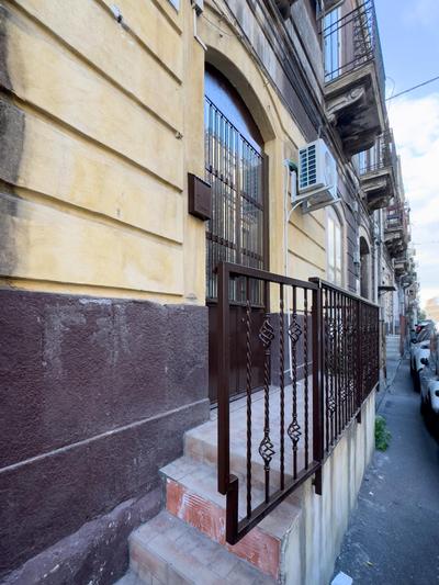 Sabbie dell'Etna - Eleganza e Comfort nel Cuore di Catania con Parcheggio Privato