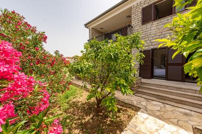 Villa LUMA Sukošan - house by the sea