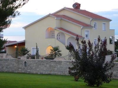 Villa del Golfo mit tollem Ausblick auf die Alpen