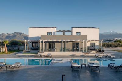 Pura Vida Villa, 2 Heated Pools, Hot Tubs & Sauna, By ThinkVilla