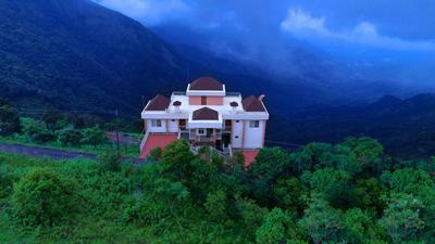 Blossom Bed Resort Vagamon by Lexstays
