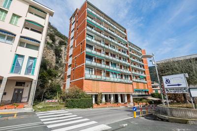 Deiva Marina Sea View Flat with Garage