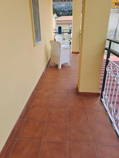 DEPENDACE MINORI MARE ****