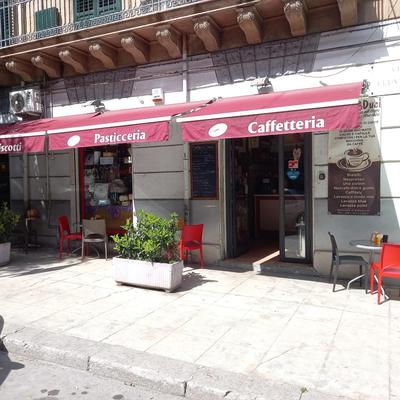 a casa di Lori