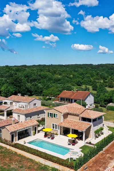 Rustic Villa Jakob with pool in Tinjan