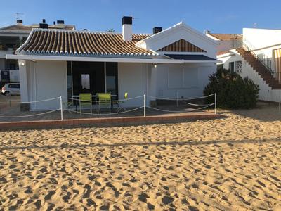 Chalet sobre la playa ,