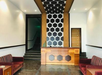 Super Townhouse Anantapur Near Srikantam Circle