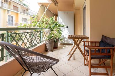 Phaedrus Living: Modern flat Kypseli