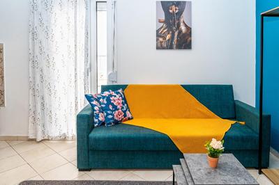 Modern Apt Upon Tsimiski