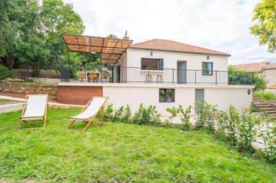 Lucia's Residence