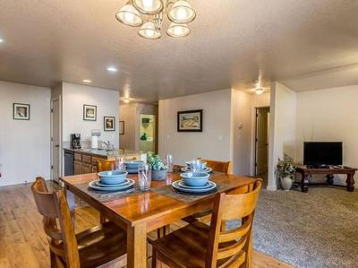 Charming Private Twnhome w/ Large Fenced Yard (58)