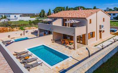 Stylish Villa Belaj with pool, sauna, jacuzzi and sea view by WiiBuk