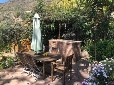 Townhouse with large garden & pool
