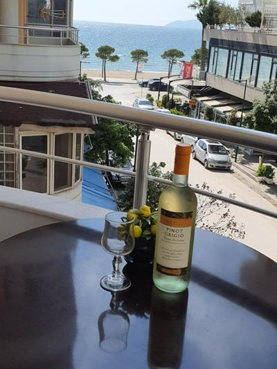 Apartment me qera Lungomare Vlore Medem1