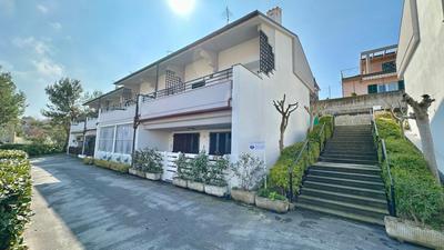 M386 - Marcelli, trilocale con giardino e vista mare