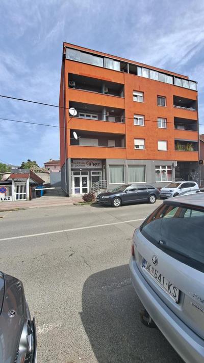 LERA Apartment-free public parking nearby