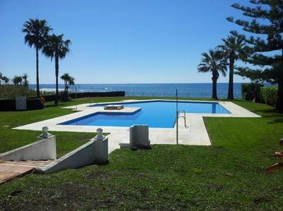 Casa del Mar on Calahonda Beach FRONTLINE