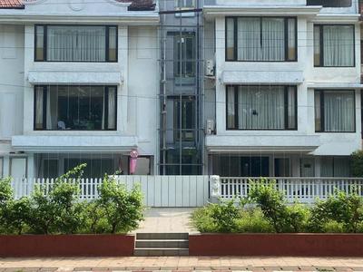 Beach Paradise Miramar Goa