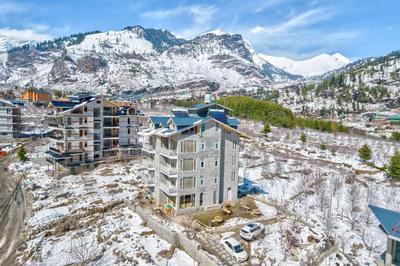 La Aero Resort Home in Snow Mountains