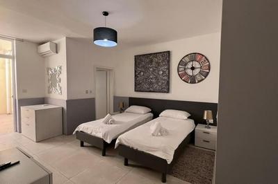 Sunshine Court No 60