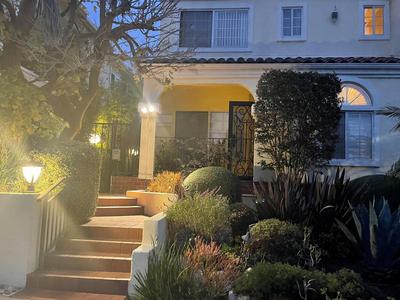 CASA LUX MONICA Prime Santa Monica Luxury Home ONE-OF-A-KIND
