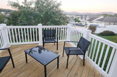 Modern 5 Bedroom Home, 6 miles from Skyline Drive