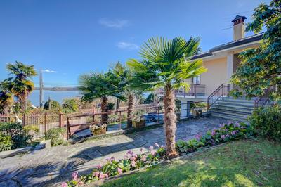 Blooming Villa Cos Lake View - Happy Rentals