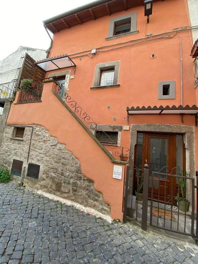 DOMUS TUSCIA APARTMENTS Via Piana 1
