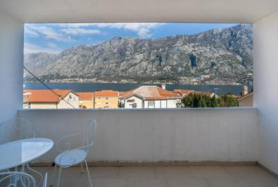 Relaxing 2 bedroom apartment with Bay View and Parking