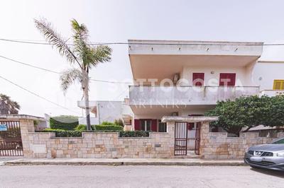 Poesia Flat - Roca