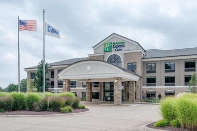 Holiday Inn Express & Suites Wadsworth by IHG
