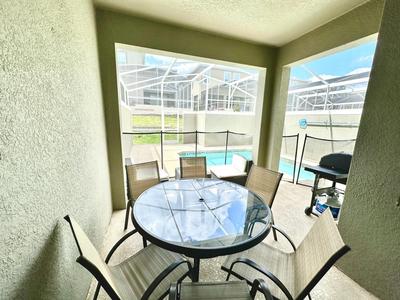 Cozy Modern Townhouse - 4BR - Near Disney - Private Pool, BBQ!