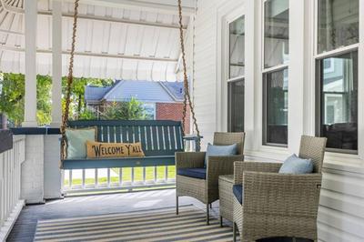 Urban Farmhouse-Sleeps 8
