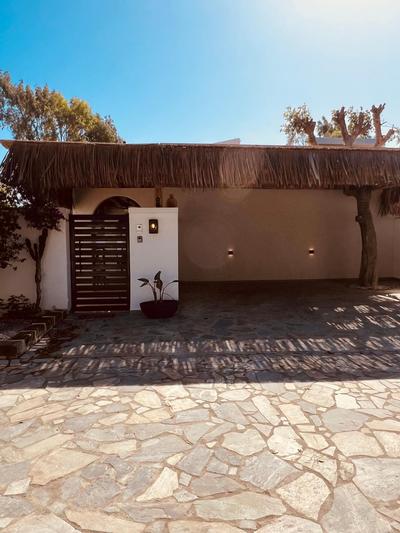 Naya pool & garden view bungalow