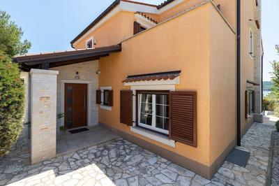 Ferienhaus in Pomer mit privatem beheizten Pool und Meerblick