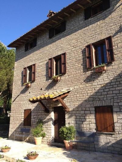 Ferienhaus in Rotecastello mit Grill, Terrasse und Garten