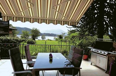 Ferienvilla am See mit Pool