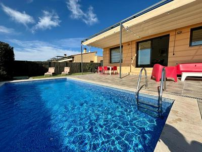 Modernes Einfamilienhaus Mit Pool