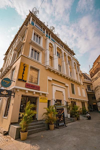 Tripli Hotels Shambhu Villas