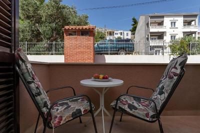 Gästezimmer für zwei Erwachsene und ein Kind mit Balkon ohne Meerblickb
