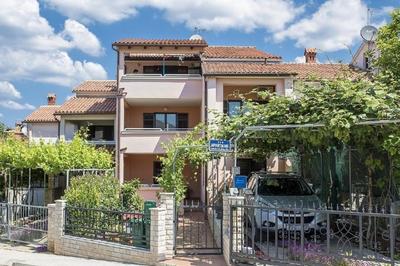 Appartement in Pula mit Eigener Terrasse