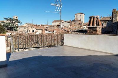 Hübsche Wohnung in Todi mit Terrasse