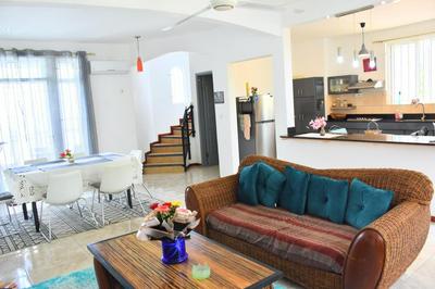 Ocean Finds 3 Bedrooms Villa in Pereybere
