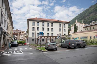 Romantic White Apartment - 5 minutes from the lake