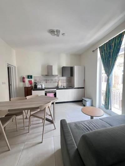 Sunshine Court Apartment No 2