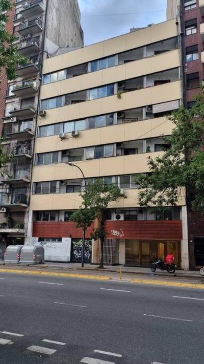 Avenida Córdoba pura luz y amplitud ,cochera
