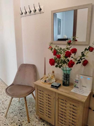 2BDR Downtown Veria Peach Blossom