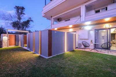 Glaros Twin, Flats w. Private Garden near Beach