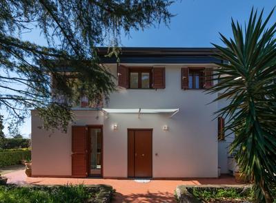 The House of Annie with magnificent garden